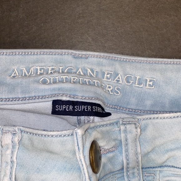 American Eagle Outfitters Size 2 Hi-Rise Jegging Super Super Stretch Distress - Picture 3 of 16